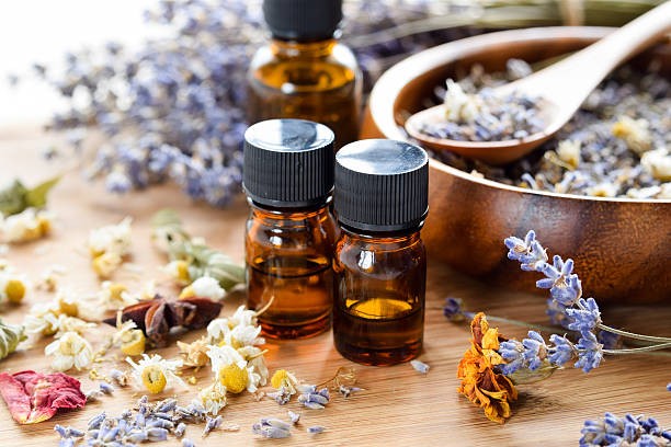 Technika AromaTouch s oleji podél páteře
